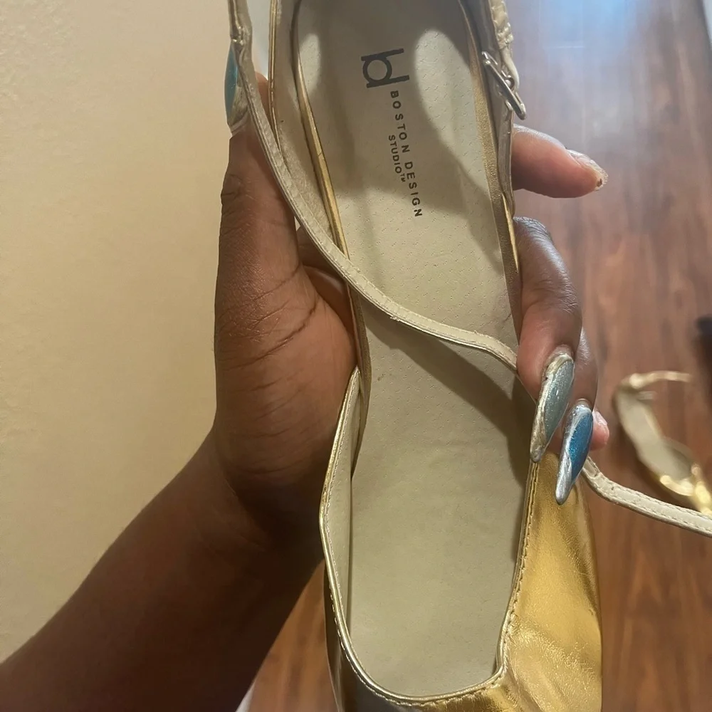Elegant vintage Gold Women's closed toe Boston design Heels pumps